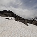 Beginn des Ruggelkopf-Nordgrats über breites Schneegelände