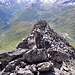 Auf dem Gipfel des Piz Tiarms: Blick zum Südgrat