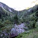 Sentiero verso Alp de Poz (sopra la cascata)