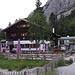 Über 9 km habe ich schon hinter mir, als ich kurz nach 5 Uhr die Wimbachgrieshütte erreiche. Hier liegt noch alles in tiefem Schlaf - Frühstück gibt es jetzt noch nicht.