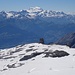 Grand Combin. Der Felszapfen im Vordergrund ist der Tour St-Martin. Rechts daneben befindet sich das Refuge l'Espace.


