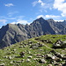 der Wanderweg ist ein absoluter Traum, meist flach oder wenig steil, oft mehr ein Spazierweg als ein alpiner Steig