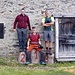 Brevissima sosta all’Alpe Scoggione dove Marco ci fa una foto su questo podio improvvisato…