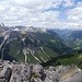 Blick ins Tal nach Namlos, wo die Tour beginnt (rechte untere Bildhälfte).