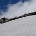 Das Schneefeld reichte fast bis zum Gipfel, es fehlten am Ende nur noch etwa 20 m.