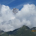 dietro le nuvole una cima del    M.Rosa