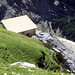 Blick zur alten Bergstation der Wetterhornbahn und weiter unten zur Gletscherbar.