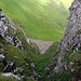 Chrummenstein Abstieg: Diese Rinne bin ich abgestiegen, sie mündet unten in einen Spreizkamin (Oberer Einstieg bei 47.118164 N, 9.405355 E).