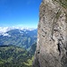Aufstieg zum Chrummenstein, Blick nach Westen auf den schroffen Gipfelabbruch.