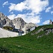 Seegrubenspitze in Bildmitte, im Winter Ski Abfahrt.