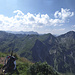 Panorama-Aufnahme auf der Roten Spitze, wunderbar zu erkennen das Gaishorn, Rauhorn und das Kugelhorn (im rechten Bildteil) sowie die Steinkarspitze (am linken Bildrand)
