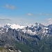 Mit kräftiger Zoom,ich stolle letzte Bilder von Durreck,hier Dreiherrnspitze (3499m) mit Großvenediger(3662m) rechts dahinter,Rötspitze und Daberspitze, auch  hier  es  gibt  so  viel Arbeit!:)