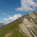 Dieser glatte Grasberg "Tsermon" fällt immer wieder auf. Sicher ein interessantes Gipfelziel.