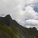 Im Rückblick sieht der Abstieg durch die Südflanke besonders cool aus - gut zum Angeben vor "Leicht-Wanderern"...