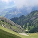 Gesamtansicht des felsigen Gratabschnittes oberhalb der Alp Tumli