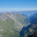Besso (3.668 m) - Blick tief hinab nach Zinal