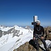 Auf dem Finsteraarhorn lasse sogar ich einmal ein Gipfelfoto von mir machen :-).