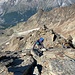 Nevermind affronta la placca, il punto più difficile della via.