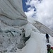 im Abstieg durch den Gletscherbruch