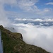 Nebel und Wolken über den Voralpen (Luzern ist durch ein Nebelloch gerade noch zu sehen)