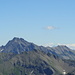 Plattenhörner (3220 m) und Piz Linard (3411 m) gleich neben dem Taminagebirge - das Teleobjektiv macht´s möglich