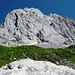 Altmann Südwand vom Fleckli aus gesehen - im Vordergrund ein Steinmann des Weges zum Rässeggsattel