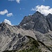 Blick zu den zwei Gipfeln der Rinka, die über einen Klettersteig erreichbar sind.