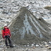 Glois vor einem grossen "Ameisen-Gletscher-Eis-Haufen" :-)