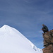 Notre guide , Paul en train de contempler le sommet du Parrotspitze (4432 m)