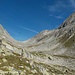 Einsames Val Val - der Steinmann ist wichtig für den Rückweg, damit man den Ausgang aus dem Tal nicht verfehlt