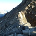 si sale la cresta sud per blocchi di ottima roccia