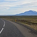 Nördlich der Vatnajökull-Eiskappe und des Snaefell-Massivs gibt es eine der wenigen Hochlandstraßen, die asphaltiert sind.