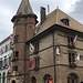 das Rathaus bunt beflaggt