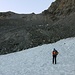 Ende des Gletscherrests, über diesen steilen Schuttwall muss man nun hinauf.
