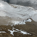 Tiefblick von der z.T. aperen SE-Flanke des Bättlihorn S-Gipfels zu den noch verschneiten Tanzbede