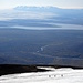 Blick nach SW auf die Aufstiegsroute mit dem harmlosen Gipfelschneefeld. Im Hintergrund das Kverkfjöll am Rande des Vatnajökull. 