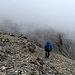 Discesa verso la sella tra le due vette