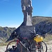 Colle della Fauniera (2480m) - stèle en mémoire de Marco Pantani