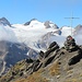 <b>Dopo 3 h di cammino arrivo alla croce di vetta: Nufenestock (2866 m) geschafft!</b>