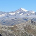 <b>In primo piano il Distelsee e il [https://www.hikr.org/tour/post15536.html <br /> Brudelhorn (2791 m)]. Sullo sfondo svetta l'Aletschhorn (4193 m).</b>