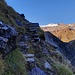 Sentierino bianco blu da prendere poco sopra la Capanna, a destra