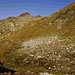 Typisches felsdurchsetztes Gelände im Aufstieg an der Südsweite des Piz Tagliola