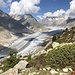 der Panoramaweg führt immer schön dem Grat entlang, sodass der Aletschgletscher ein ständiger Begleiter ist