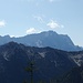 Zugspitze im ZOOM, davor der Kramer