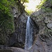 Malerischer Wasserfall im Valle di Gorduno