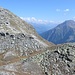 Margit-Exkurs - hinter dieser kleinen Schneise geht's hinab zur begrünten Rampe