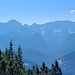 Wettersteingebirge mit den auffälligen Dreitorspitzen halblinks 