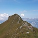 Schöner Gipfelkamm des Hochfinslers mit Gipfelkreuz links