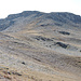Blick zum Magehorn-Vorgipfel; in der Vergrößerung erkennt man (undeutlich) die Spur