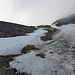 Abstieg über hartgefrorenen Altschnee